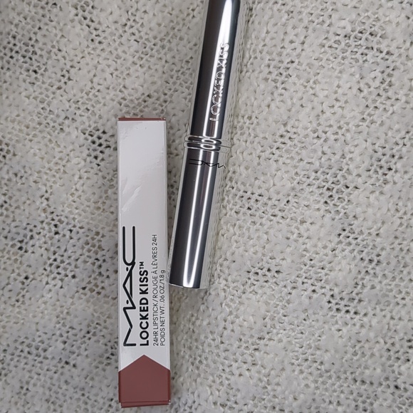 M·A·C Locked Kiss 24hr Lipstick in Meticulous, 1.8g/0.06oz - Picture 10 of 10